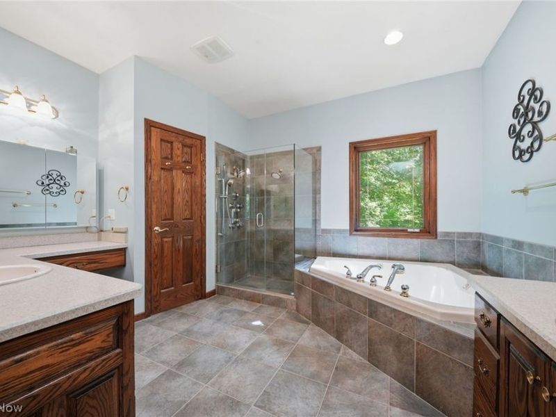 12065 Pheasant Court, Chardon, OH 44024 Photo 16