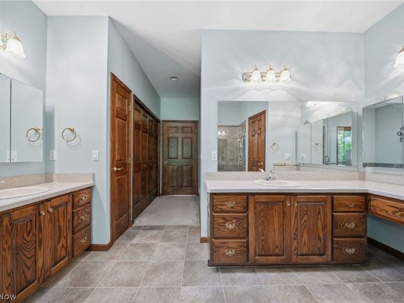 12065 Pheasant Court, Chardon, OH 44024 Photo 17