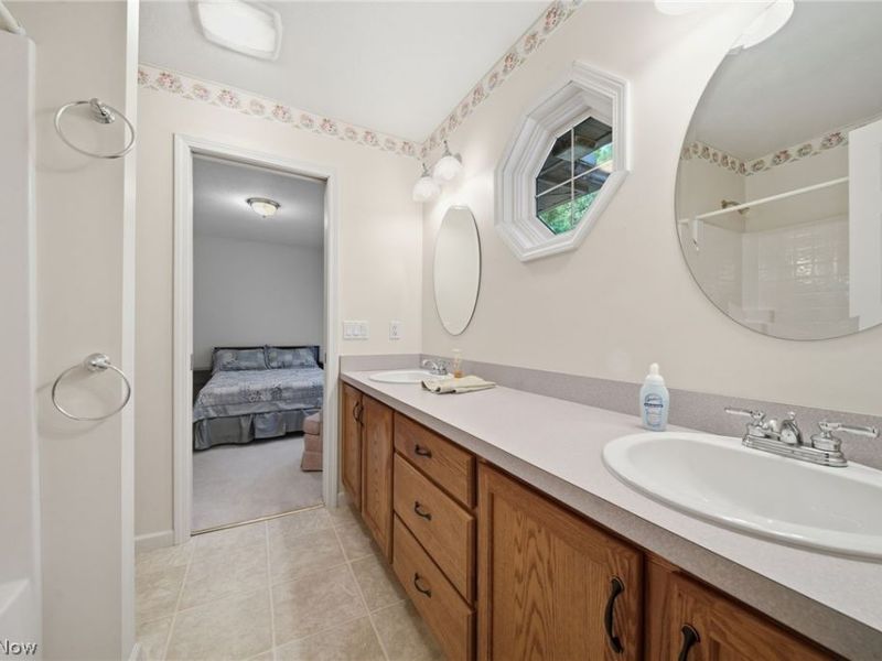 12065 Pheasant Court, Chardon, OH 44024 Photo 24