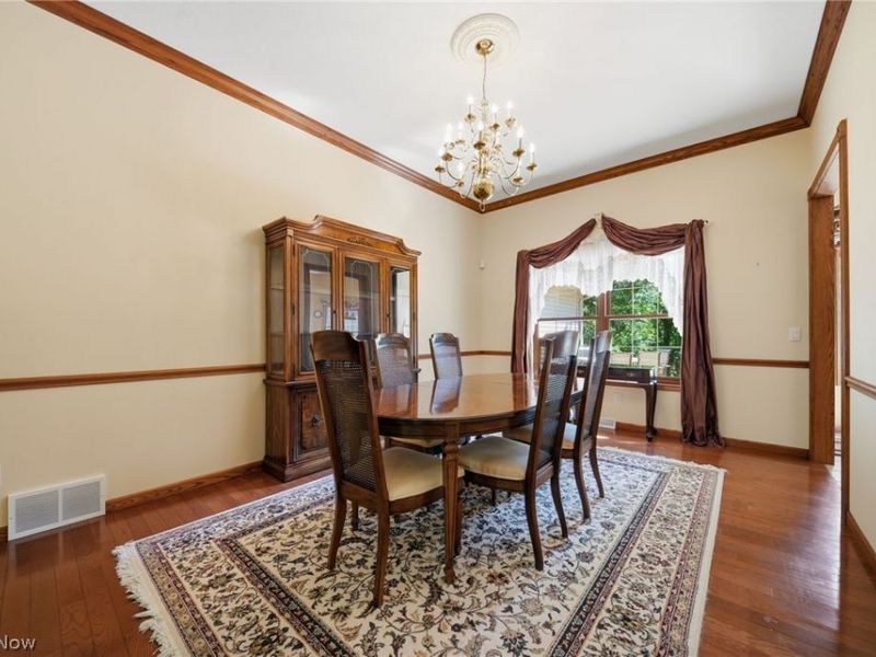 12065 Pheasant Court, Chardon, OH 44024 Photo 5
