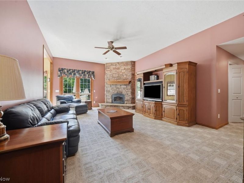 12065 Pheasant Court, Chardon, OH 44024 Photo 6