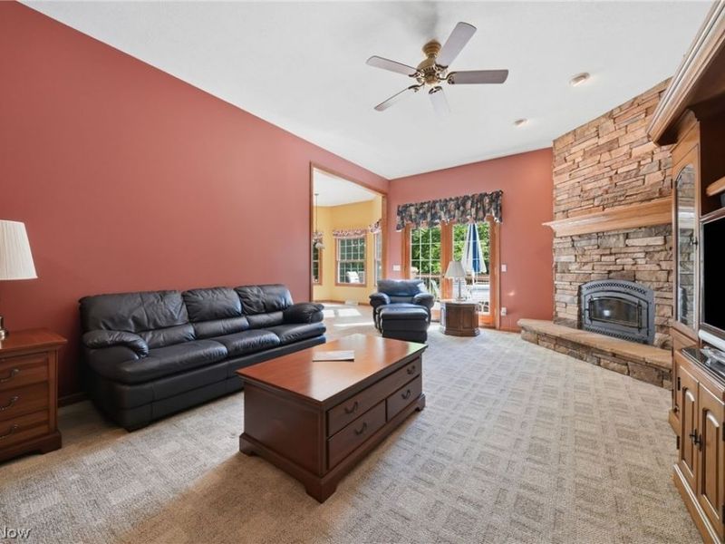 12065 Pheasant Court, Chardon, OH 44024 Photo 8