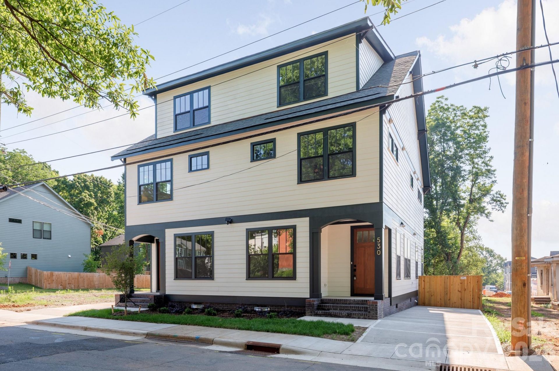 532 Campus Street , Charlotte, NC 28216 Main Photo