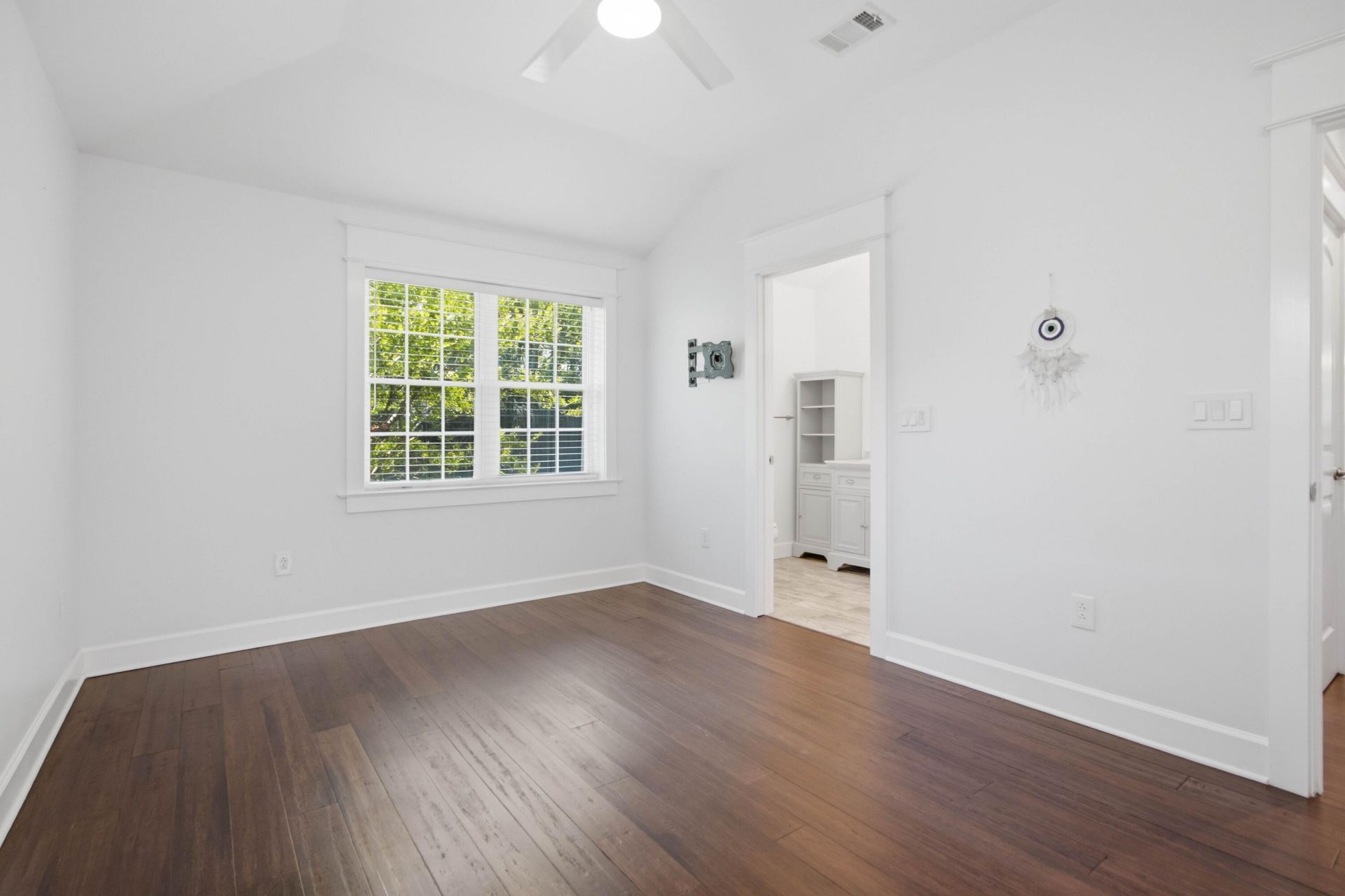 1084 Rosemead Road Photo 15