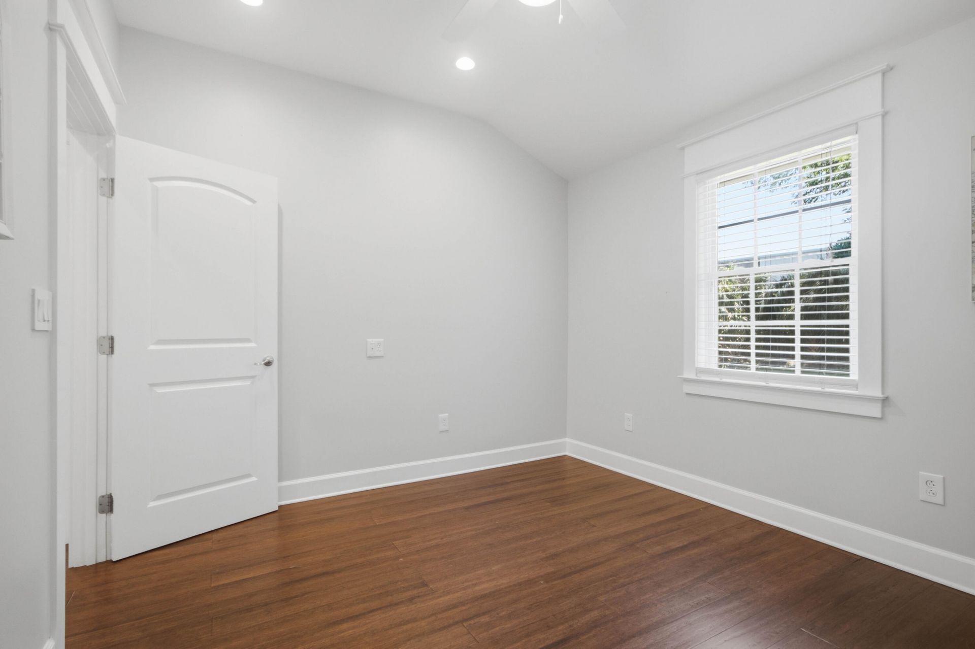 1084 Rosemead Road Photo 27