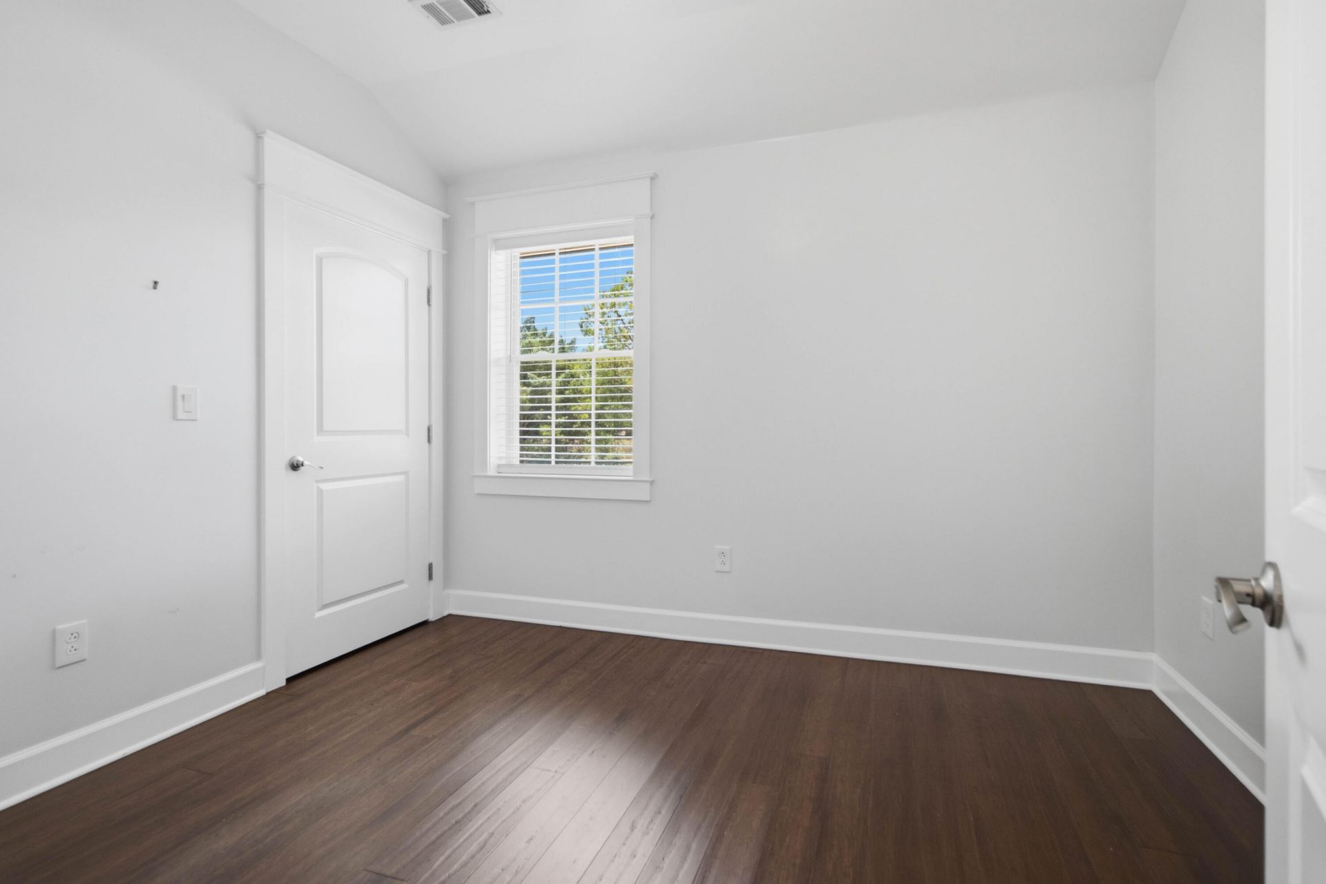 1084 Rosemead Road Photo 33