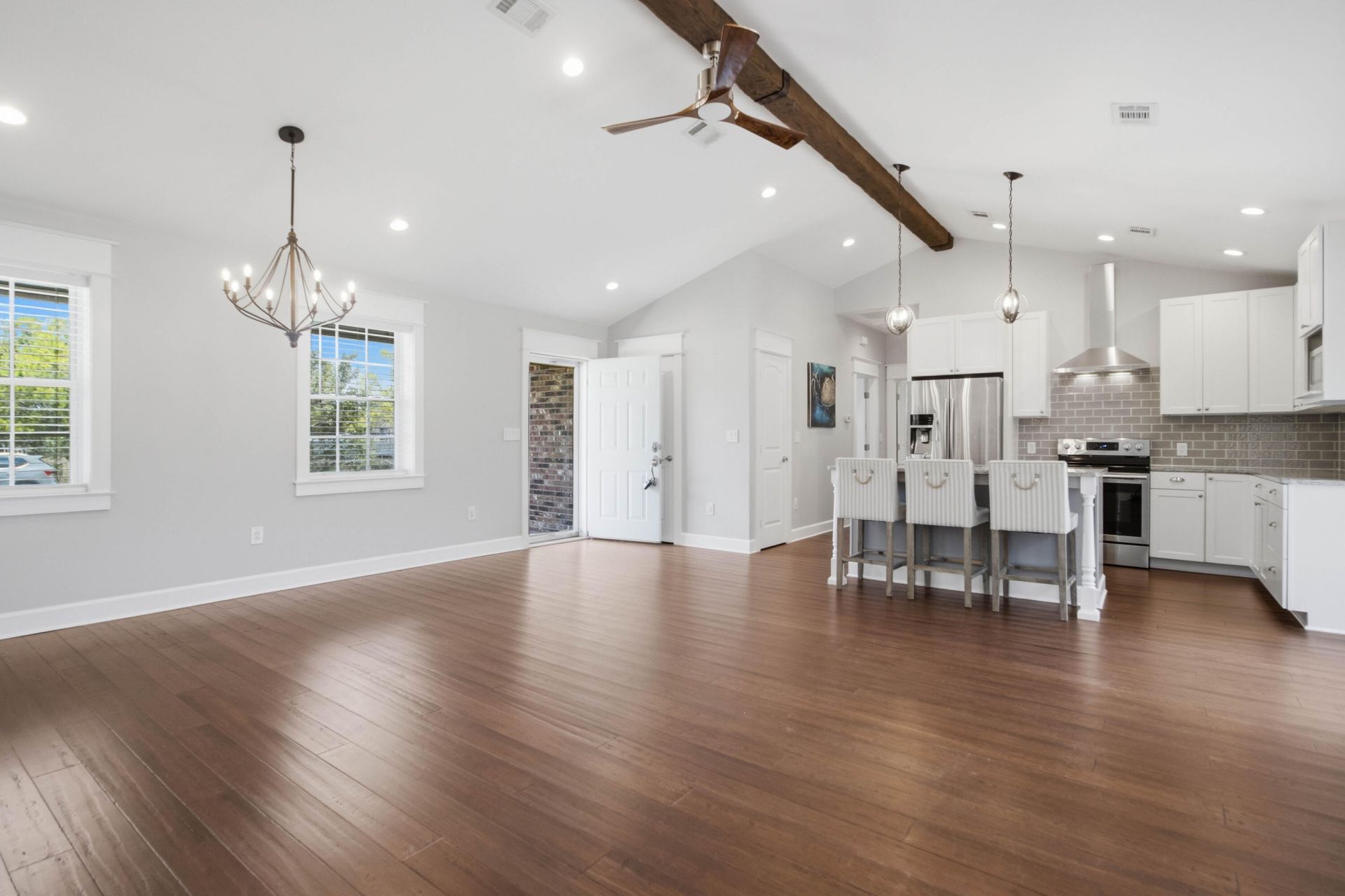 1084 Rosemead Road Photo 6