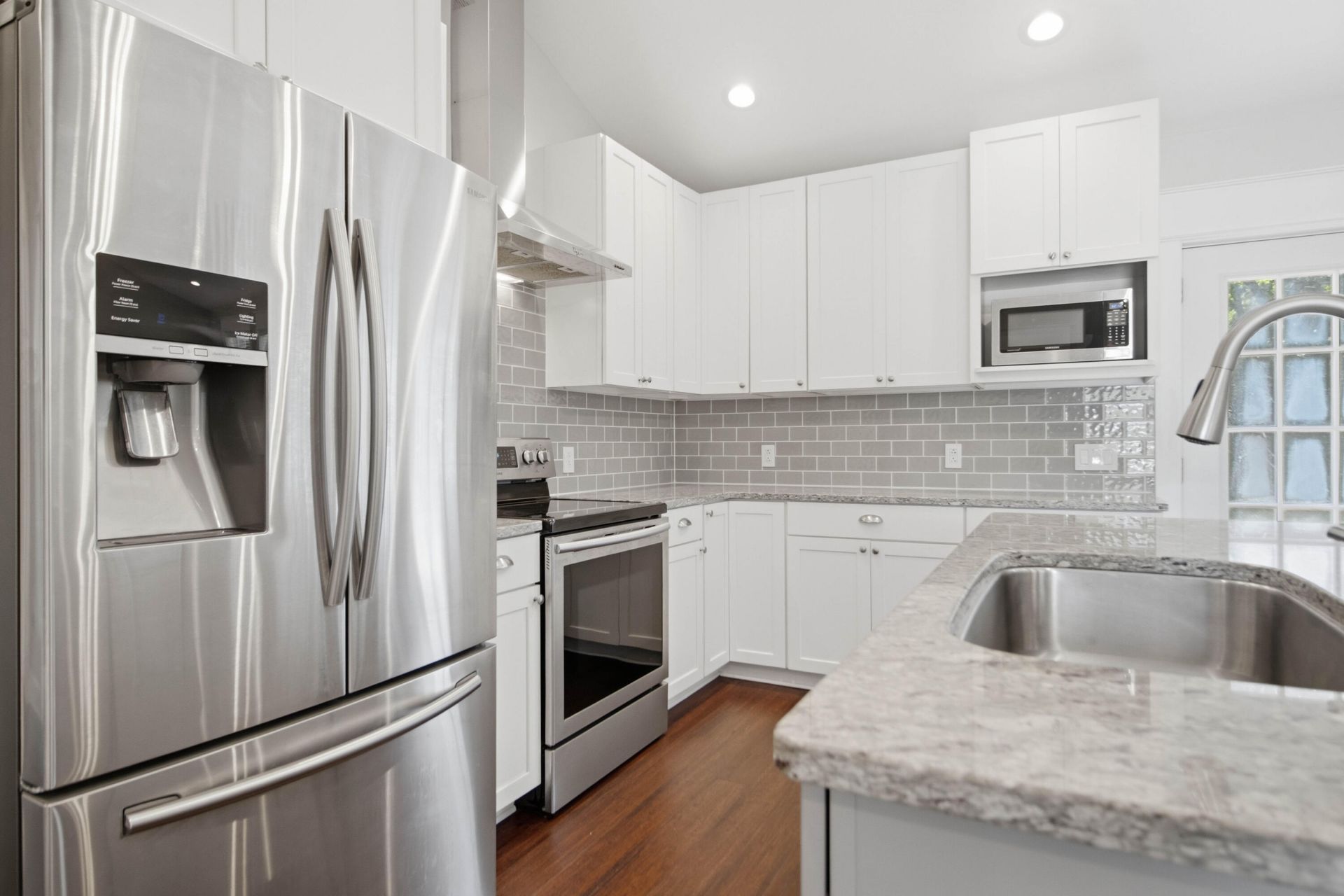1084 Rosemead Road Photo 9
