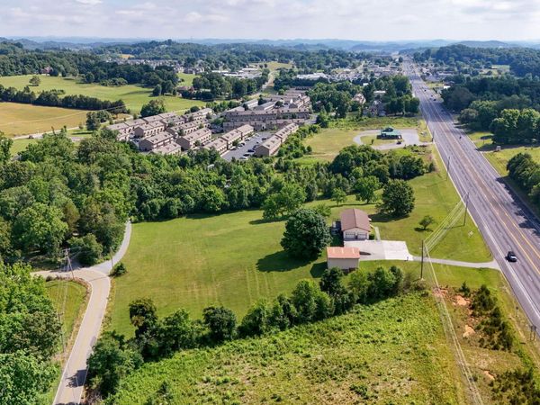6089 Bristol Highway, Piney Flats, TN 37686