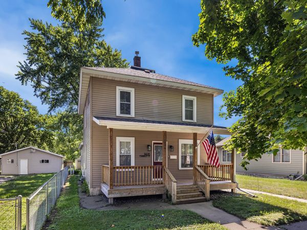 1406 Charles St, La Crosse, WI 54603
