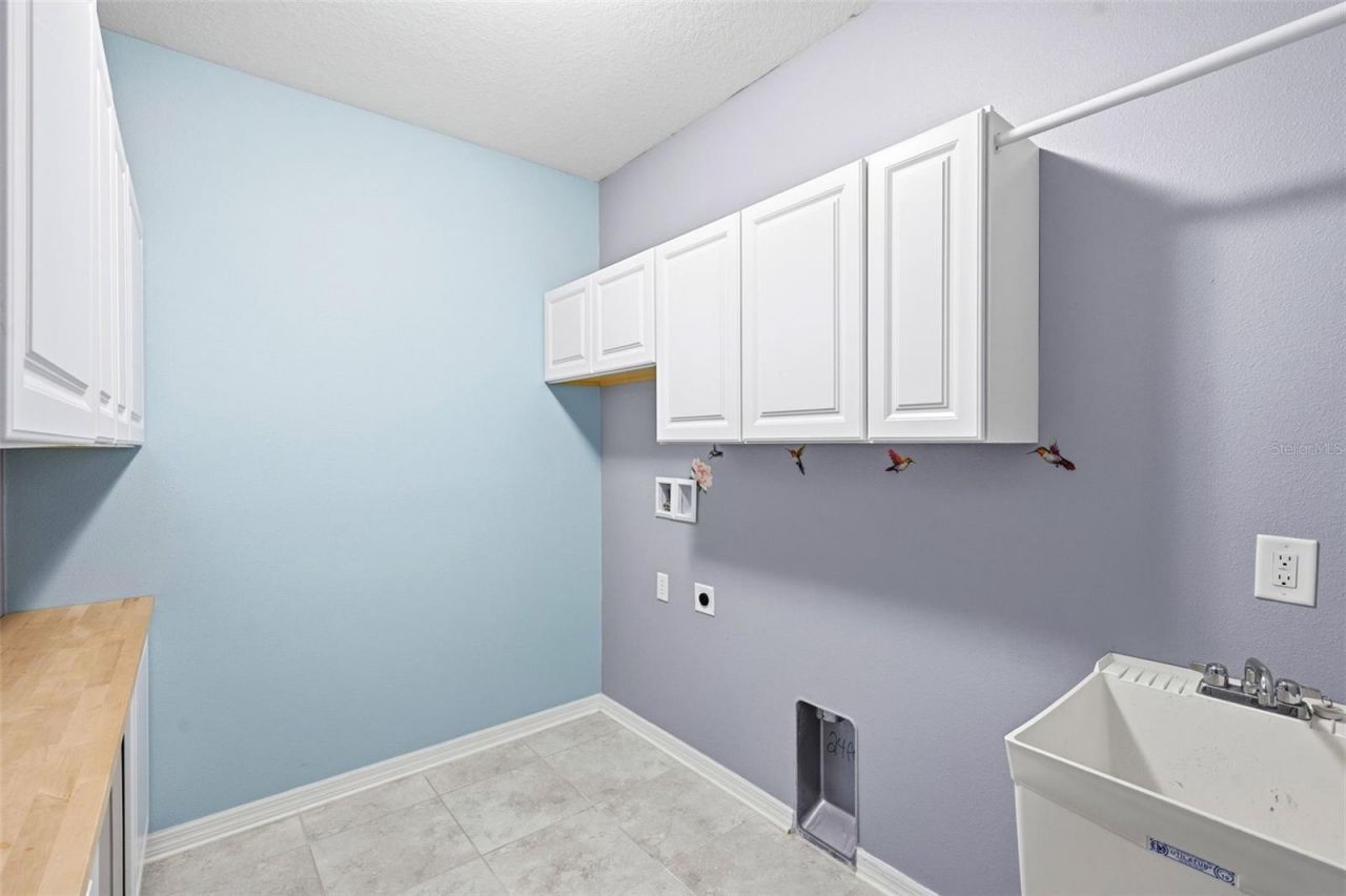 18682 Malinche Loop, Spring Hill, FL 34610 Photo