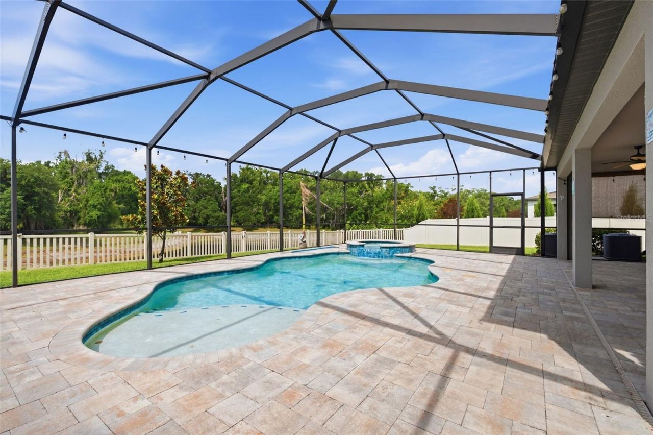 18682 Malinche Loop, Spring Hill, FL 34610 Photo