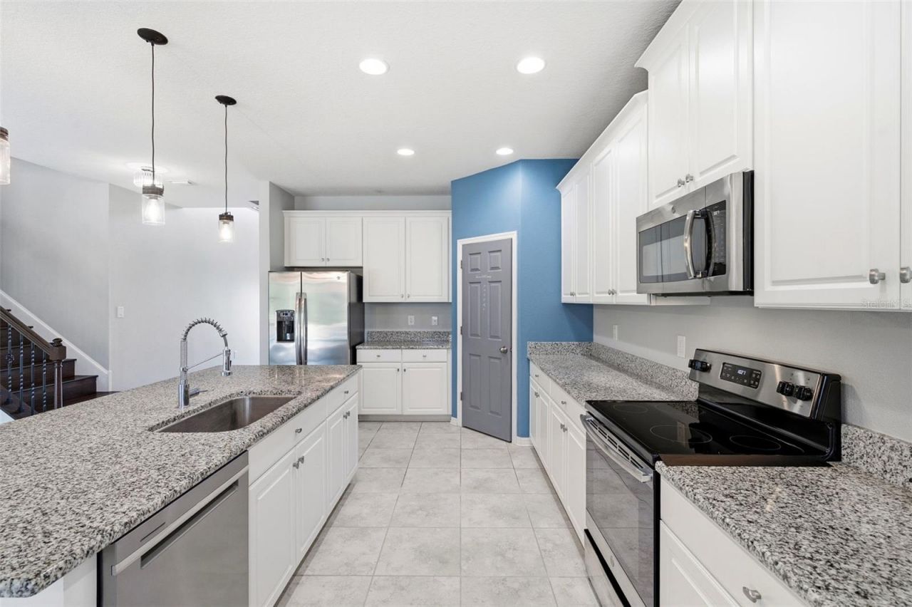 18682 Malinche Loop, Spring Hill, FL 34610 Photo