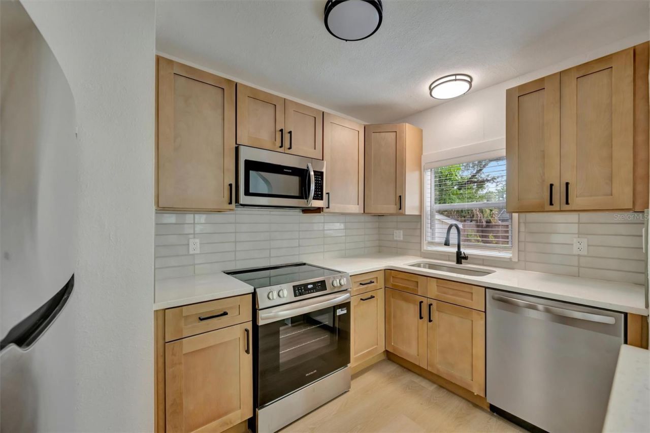 4327 3rd Avenue S, Saint Petersburg, FL 33711 Photo