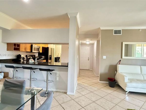 6458 Emerald Dunes Dr , Unit 303, West Palm Beach, FL 33411