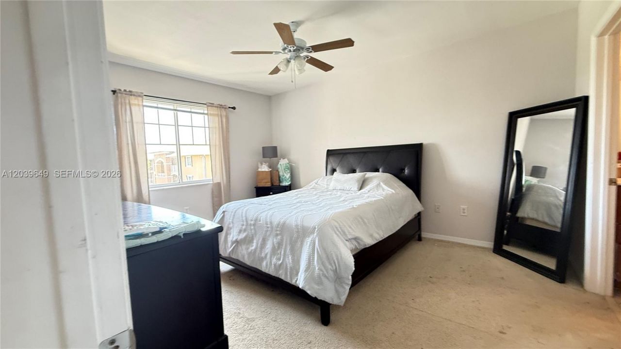 6458 Emerald Dunes Dr, Unit 303, West Palm Beach, FL 33411 Photo