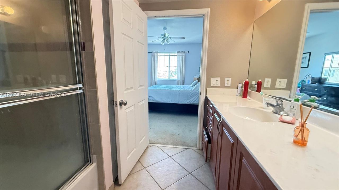 6458 Emerald Dunes Dr, Unit 303, West Palm Beach, FL 33411 Photo