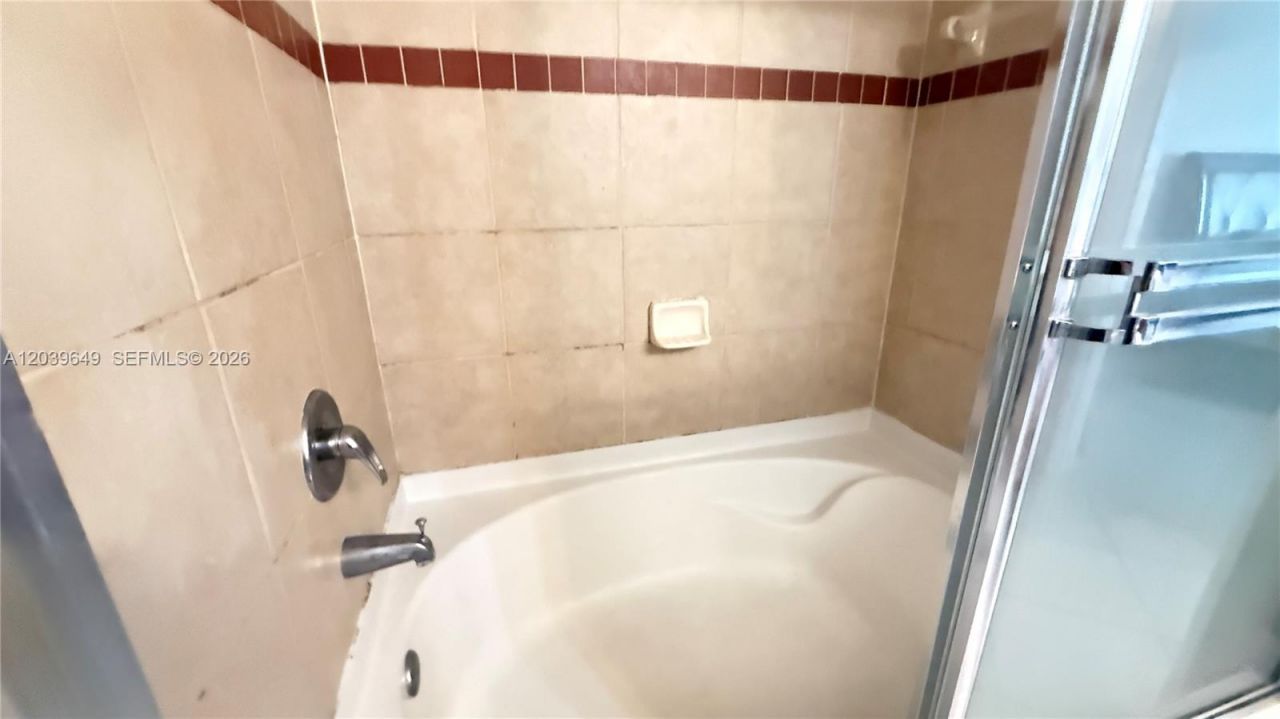 6458 Emerald Dunes Dr, Unit 303, West Palm Beach, FL 33411 Photo