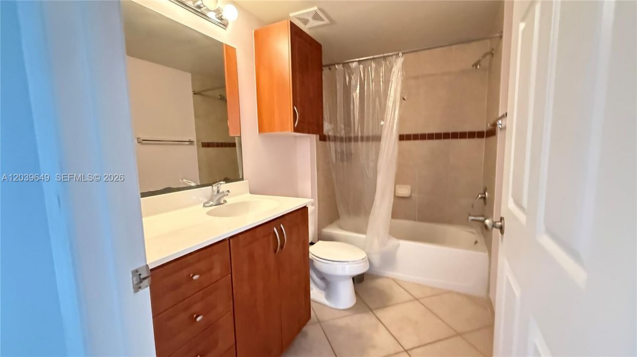 6458 Emerald Dunes Dr, Unit 303, West Palm Beach, FL 33411 Photo