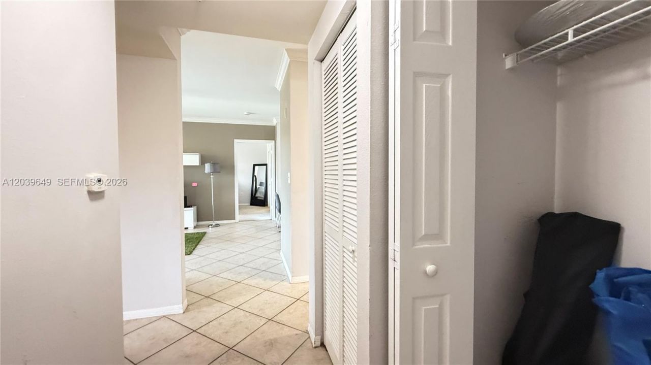 6458 Emerald Dunes Dr, Unit 303, West Palm Beach, FL 33411 Photo