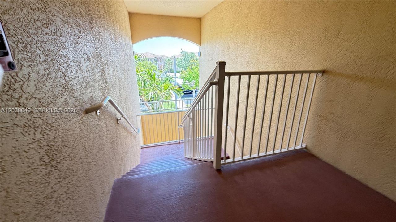 6458 Emerald Dunes Dr, Unit 303, West Palm Beach, FL 33411 Photo