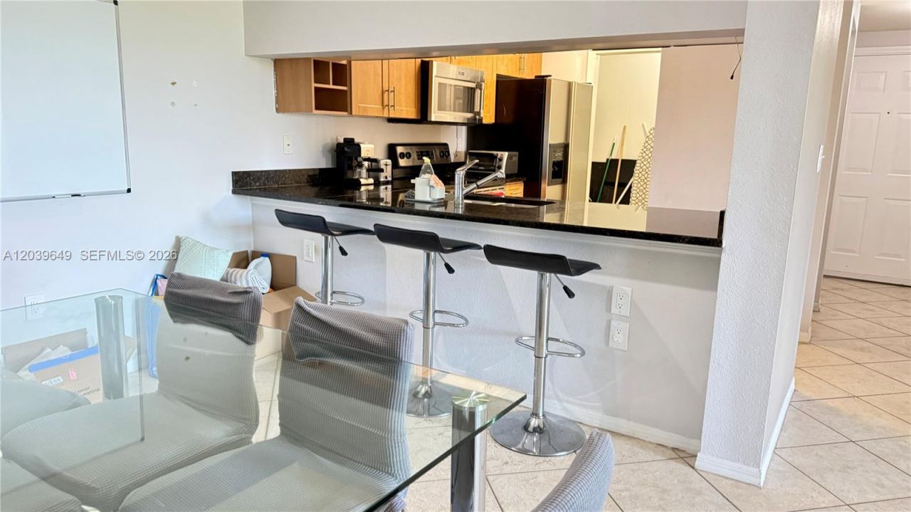6458 Emerald Dunes Dr, Unit 303, West Palm Beach, FL 33411 Photo