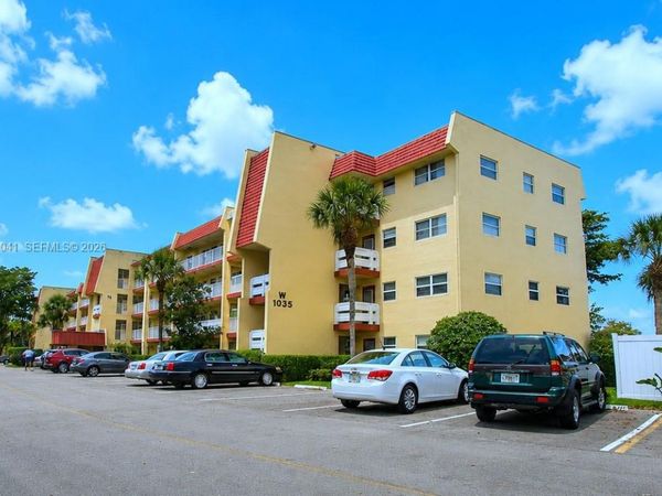 1035 Country Club Dr, Unit 102, Margate, FL 33063