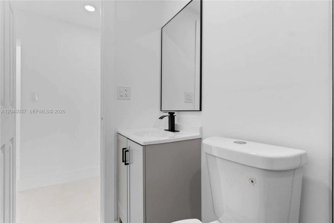 3271 NW 102nd St, Miami, FL 33147 Photo