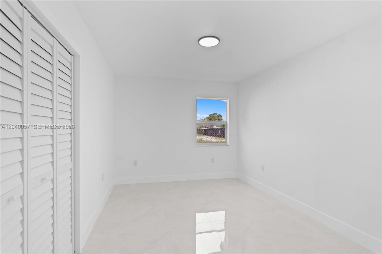 3271 NW 102nd St, Miami, FL 33147 Photo