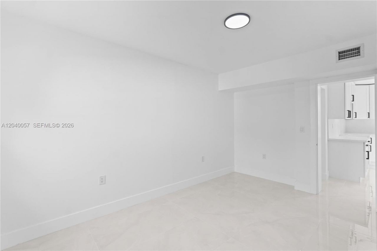 3271 NW 102nd St, Miami, FL 33147 Photo