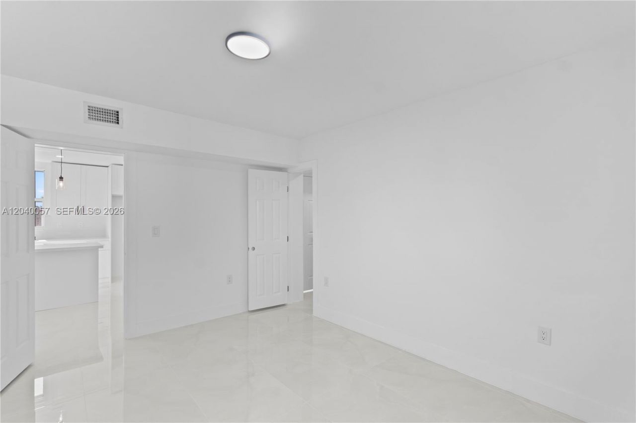 3271 NW 102nd St, Miami, FL 33147 Photo