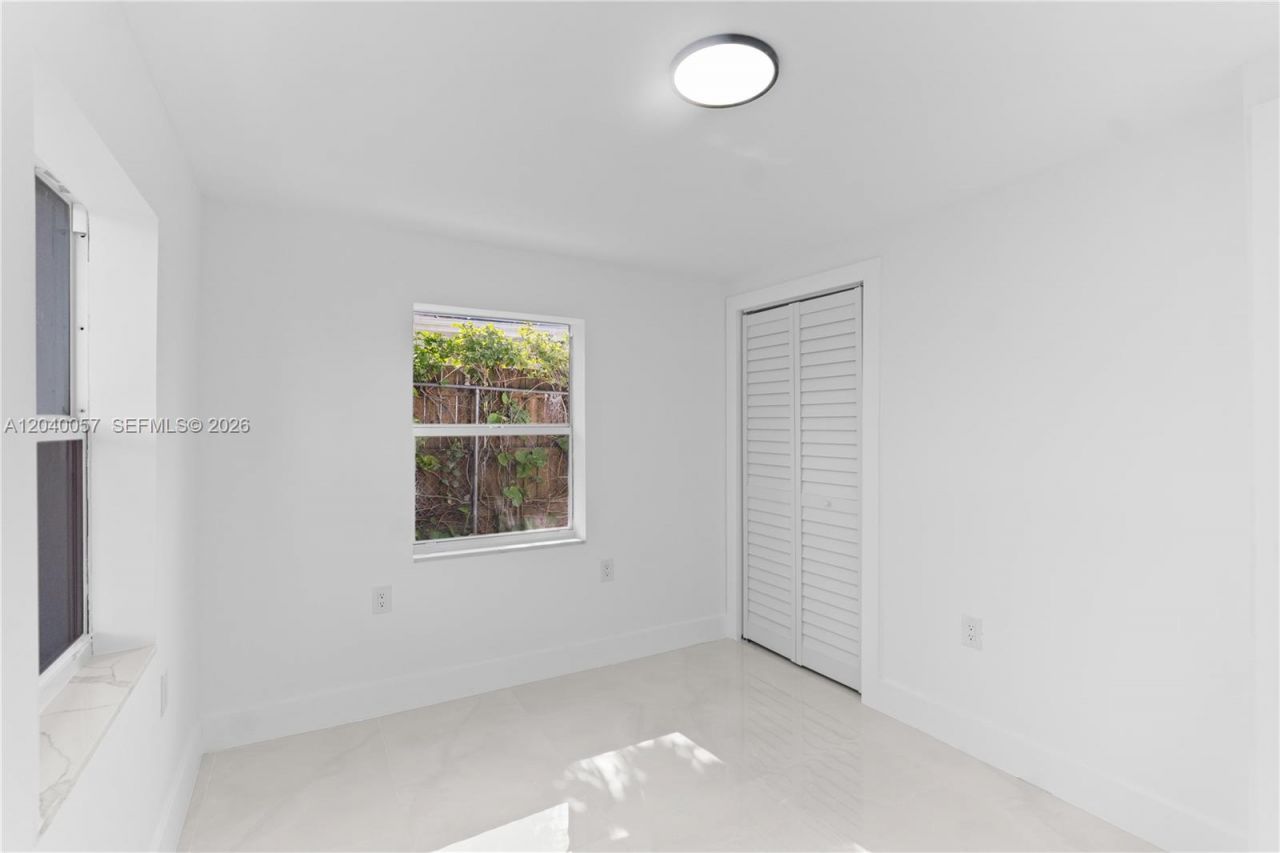 3271 NW 102nd St, Miami, FL 33147 Photo