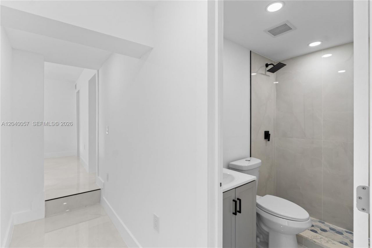3271 NW 102nd St, Miami, FL 33147 Photo