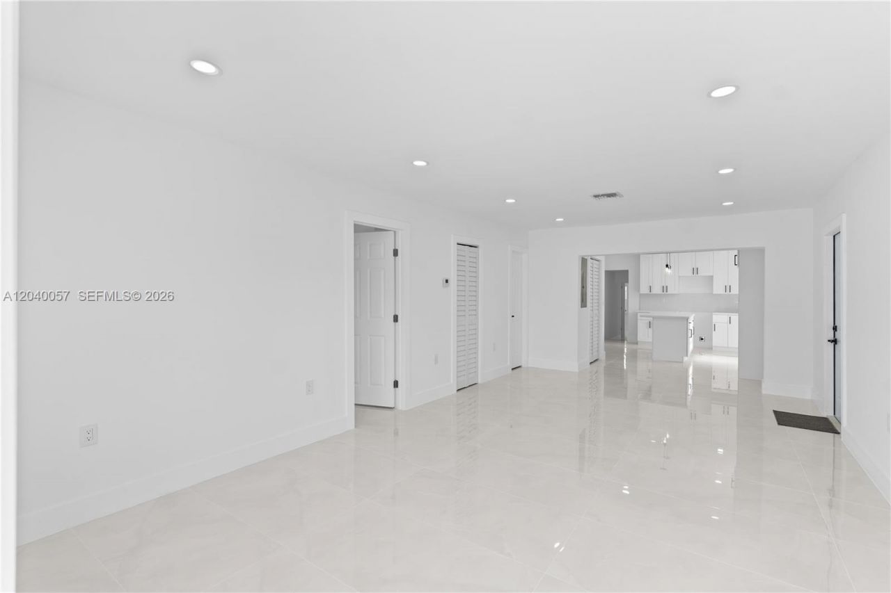 3271 NW 102nd St, Miami, FL 33147 Photo