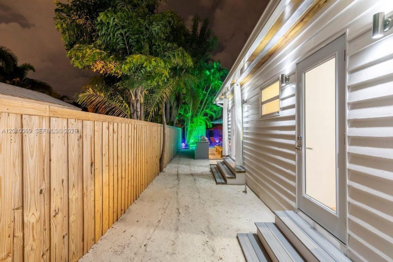 1232 NE 16th Ter, Fort Lauderdale, FL 33304 Photo