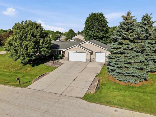 4702 Hunters Glen DRIVE, Sheboygan, WI 53083