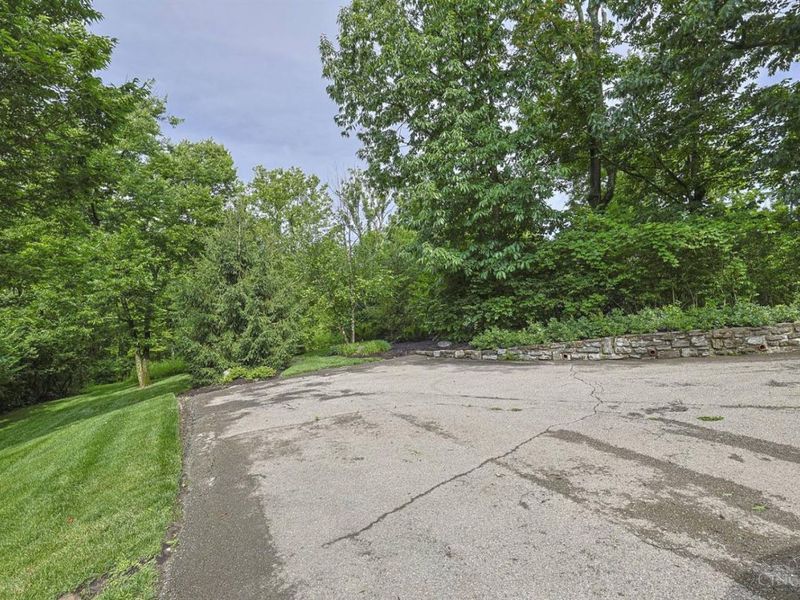 211 Hilltop Lane, Wyoming, OH 45215 Photo 44