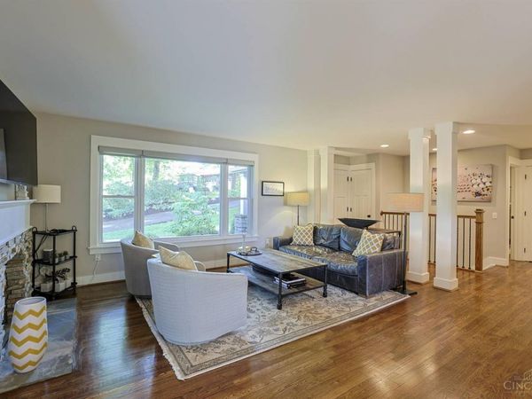 211 Hilltop Lane, Wyoming, OH 45215