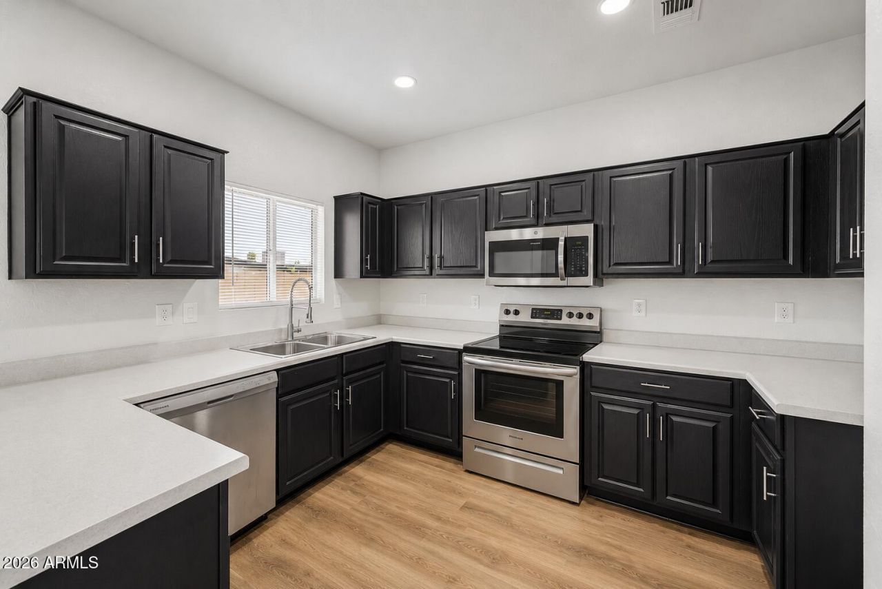 3831 W Oregon Avenue, Phoenix, AZ 85019 Main Photo