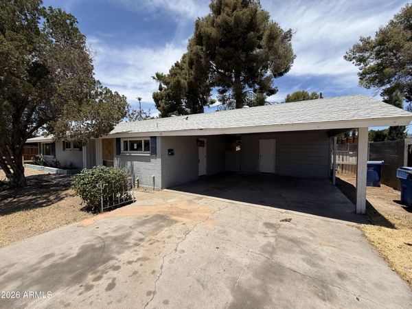 1112 W BETHANY HOME Road, Phoenix, AZ 85013