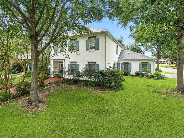 33 HERMITAGE Drive , Marrero, LA 70072