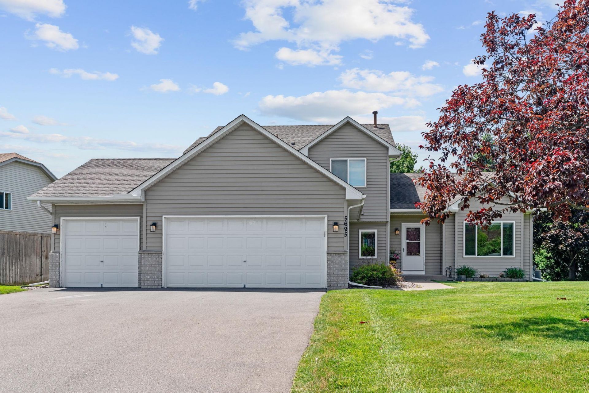 5695 Yucca Lane N, Plymouth, MN 55446 Main Photo