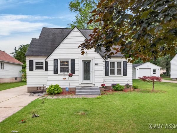 196 E 34th Street, Holland, MI 49423