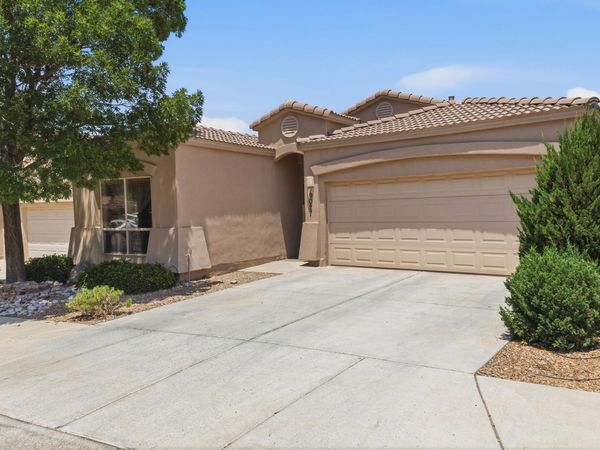 9027 Village Avenue NE, Albuquerque, NM 87122