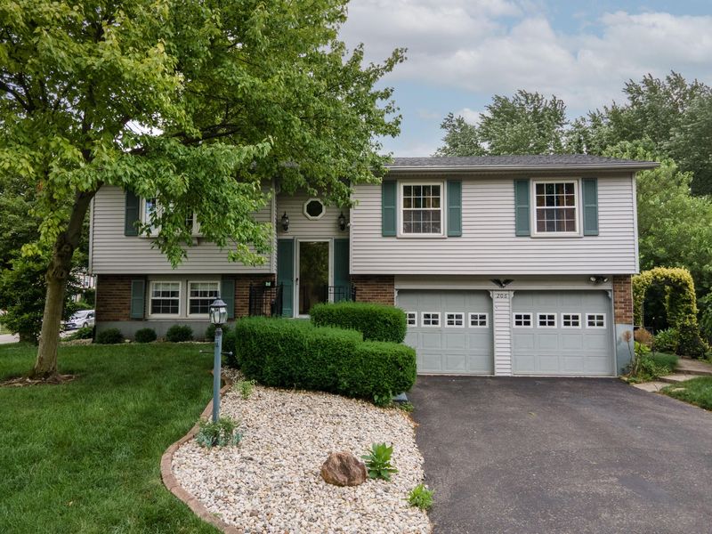 206 Brookwood Drive, Englewood, OH 45322 Photo 2