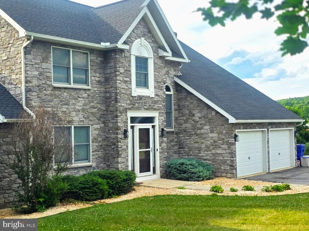 8057 LOFTY HEIGHTS DRIVE, WAYNESBORO, PA 17268