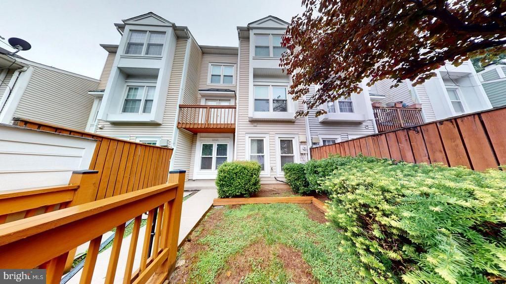 6008 Chestnut Hollow Court, Centreville, VA 20121 Main Photo