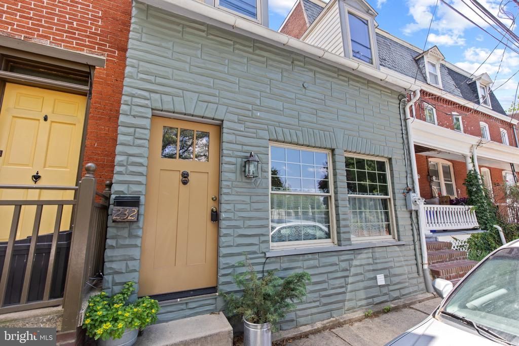 232 E Lemon Street, Lancaster, PA 17602 Main Photo