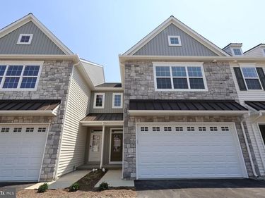 2448 SPRING WATER CIRCLE, LANCASTER, PA 17601