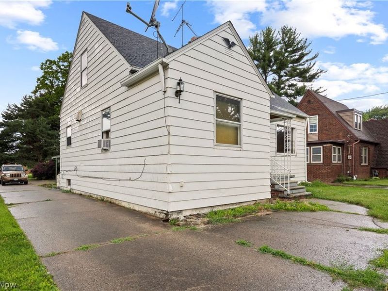 406 Root Road, Lorain, OH 44052 Photo 3
